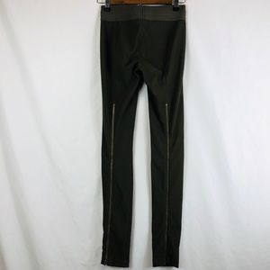 Back zip-up army green leggings